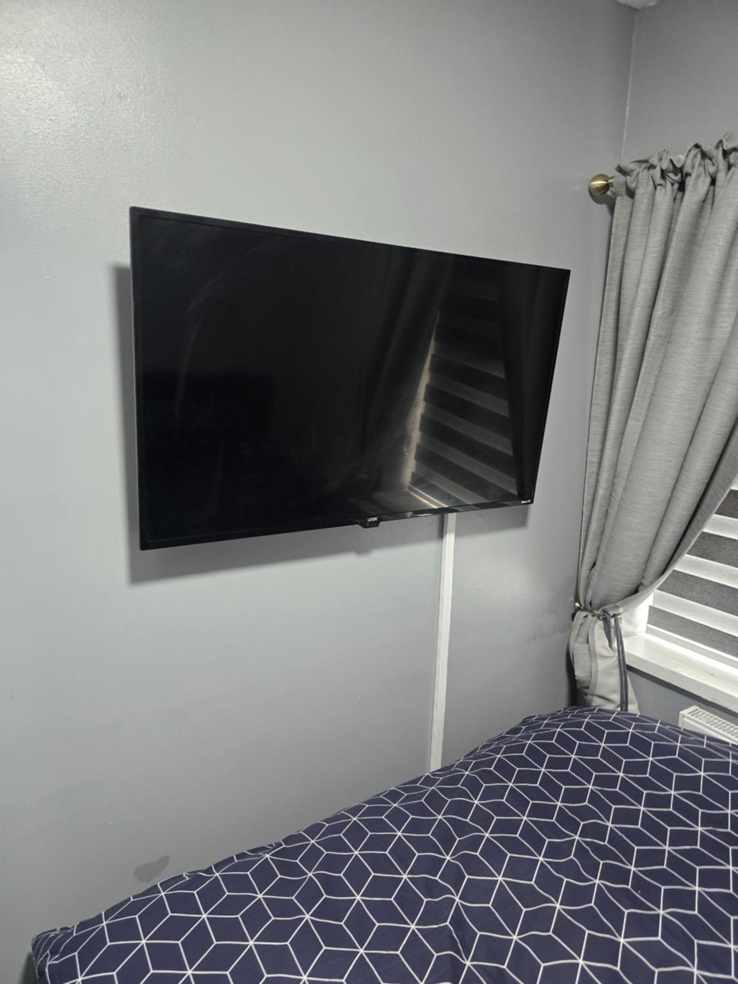 Manchester - House - Sleeps 6 - Parking - Garden Exterior photo